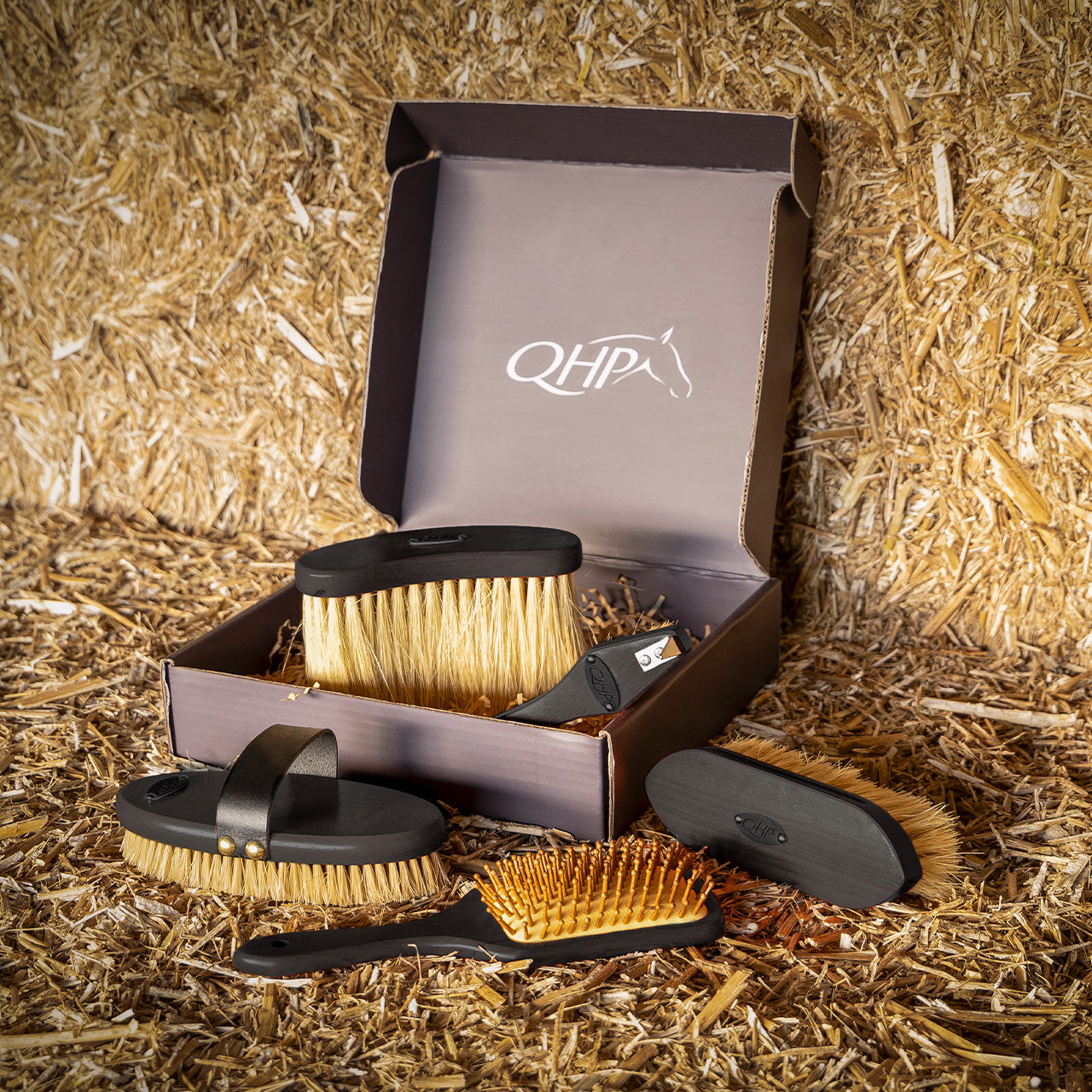 Royal Wooden Grooming Set